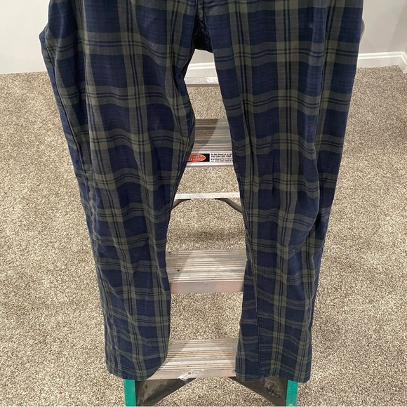 SKINNY LEVI’s 33x32 GREEN AND BLUE PLAID
RARE - Picture 3 of 7